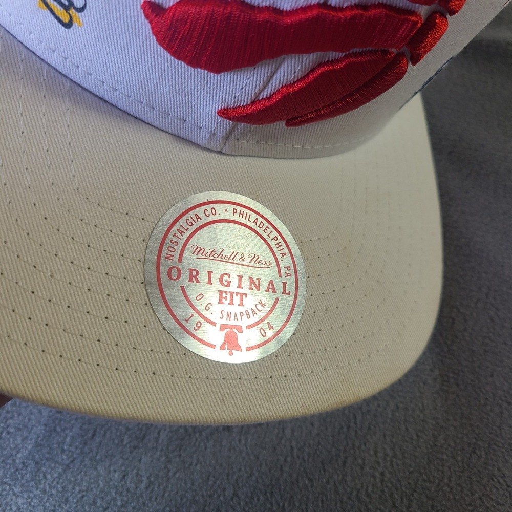 Mitchell & Ness Toronto Raptors Snapback Hat White Graffiti Print 3D Logo - Picture 7 of 11